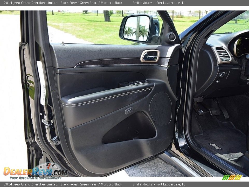 Door Panel of 2014 Jeep Grand Cherokee Limited Photo #24