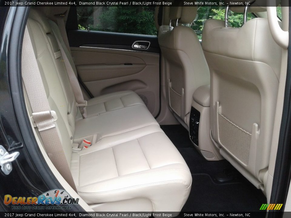 2017 Jeep Grand Cherokee Limited 4x4 Diamond Black Crystal Pearl / Black/Light Frost Beige Photo #17