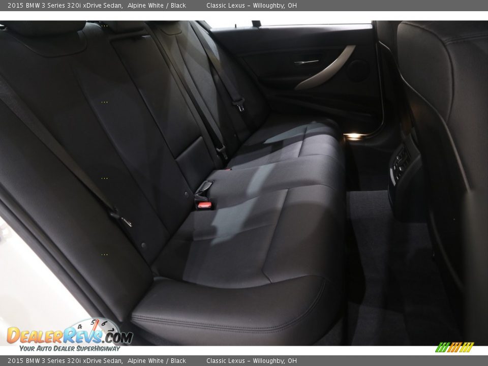 2015 BMW 3 Series 320i xDrive Sedan Alpine White / Black Photo #17