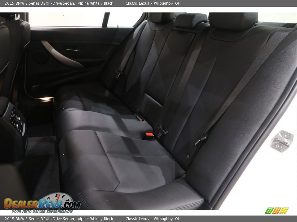 2015 BMW 3 Series 320i xDrive Sedan Alpine White / Black Photo #18