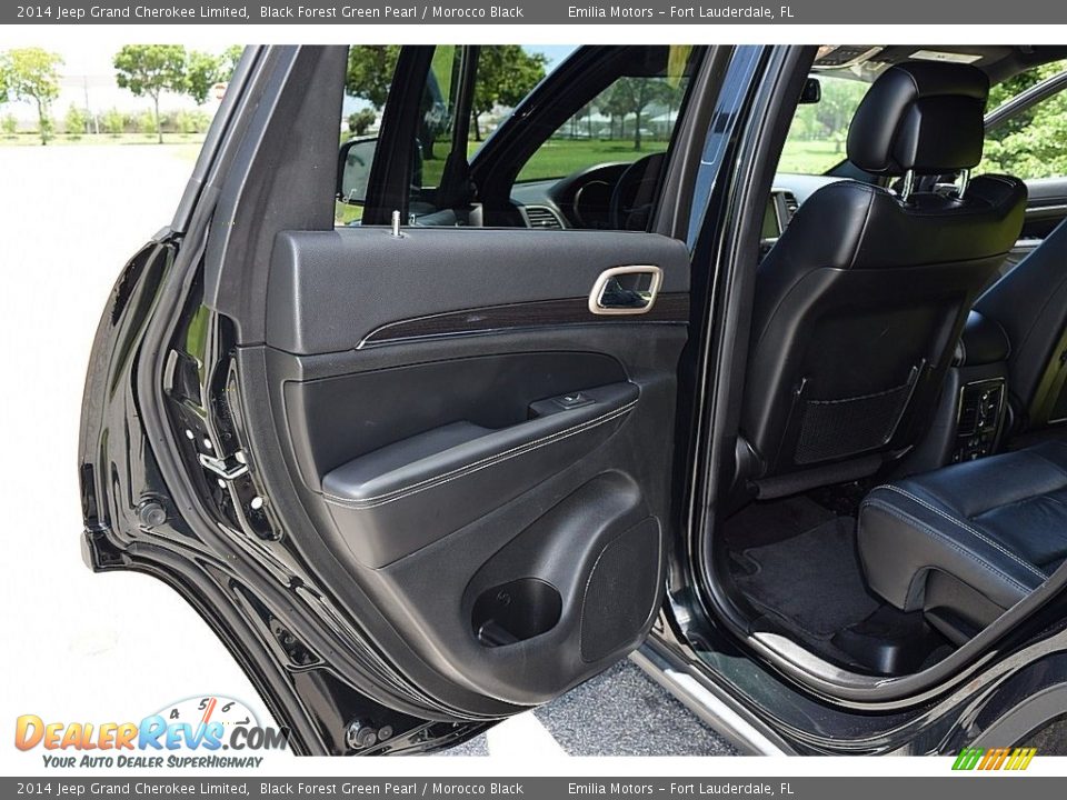 Door Panel of 2014 Jeep Grand Cherokee Limited Photo #31