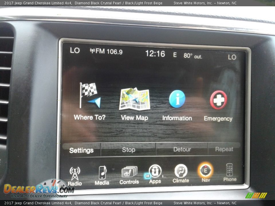 2017 Jeep Grand Cherokee Limited 4x4 Diamond Black Crystal Pearl / Black/Light Frost Beige Photo #24