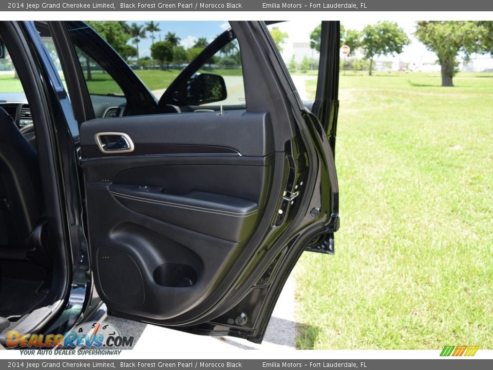 Door Panel of 2014 Jeep Grand Cherokee Limited Photo #36