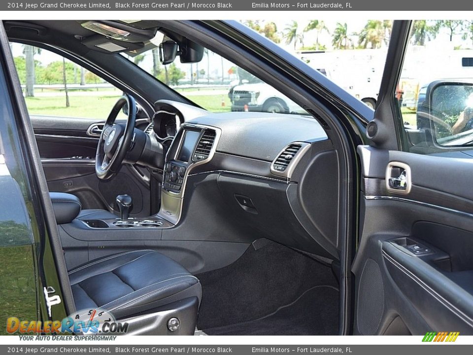 Dashboard of 2014 Jeep Grand Cherokee Limited Photo #38