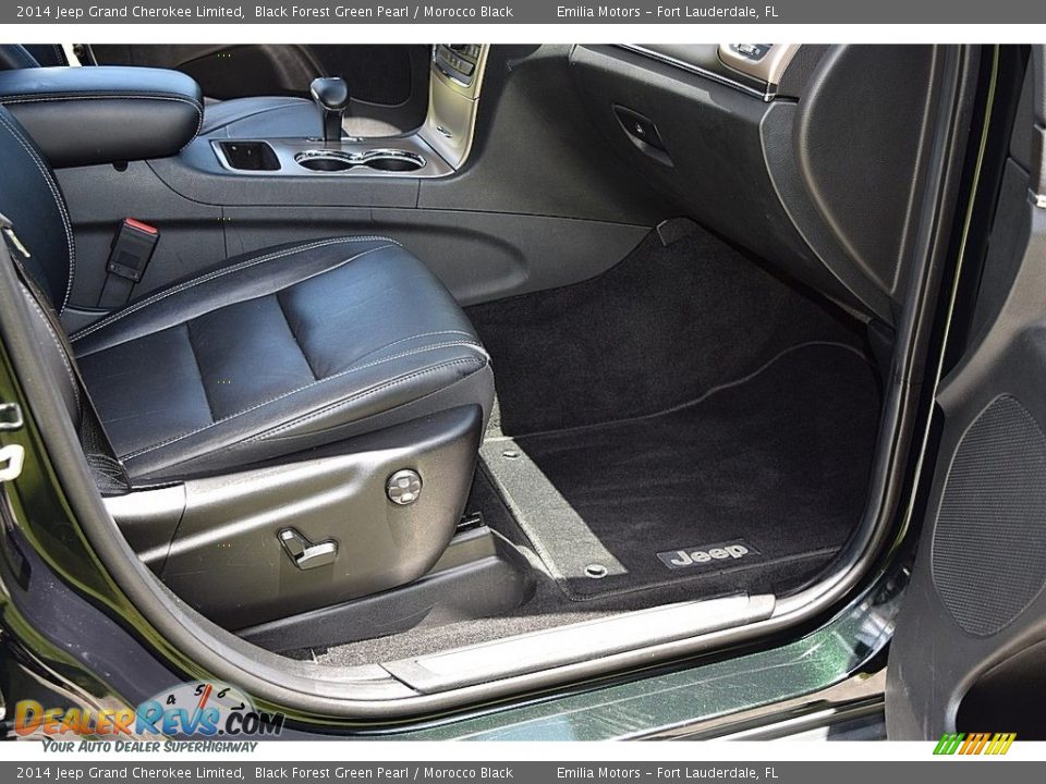 Front Seat of 2014 Jeep Grand Cherokee Limited Photo #40