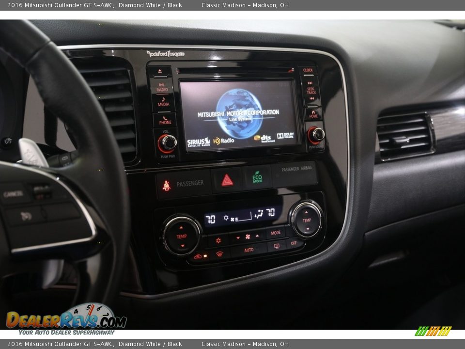 Controls of 2016 Mitsubishi Outlander GT S-AWC Photo #9