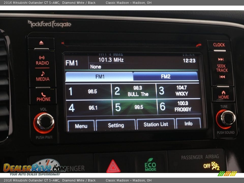 Audio System of 2016 Mitsubishi Outlander GT S-AWC Photo #10