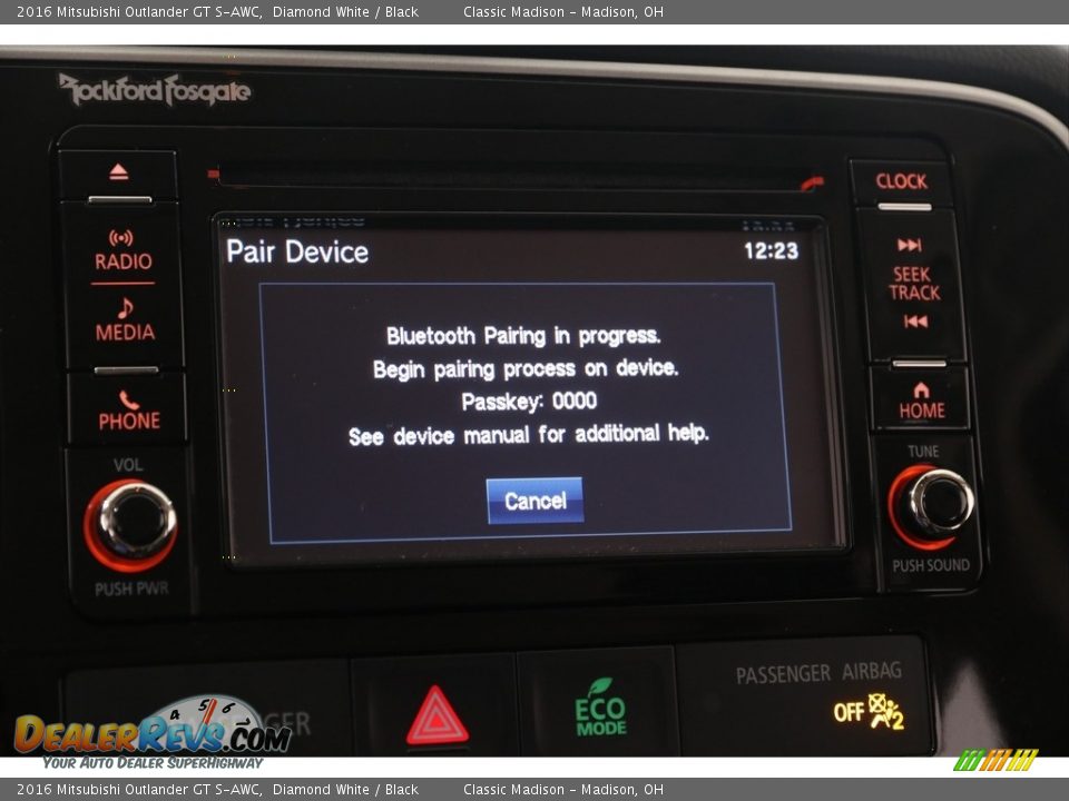 Controls of 2016 Mitsubishi Outlander GT S-AWC Photo #11