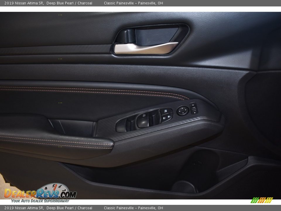 2019 Nissan Altima SR Deep Blue Pearl / Charcoal Photo #10