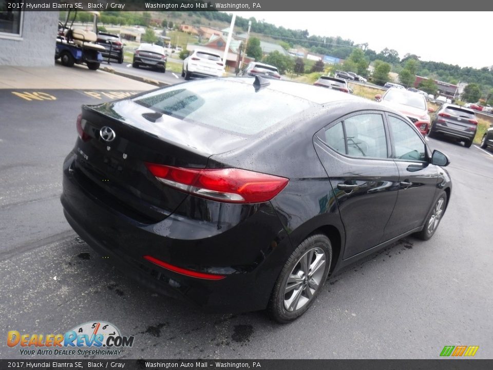 2017 Hyundai Elantra SE Black / Gray Photo #9