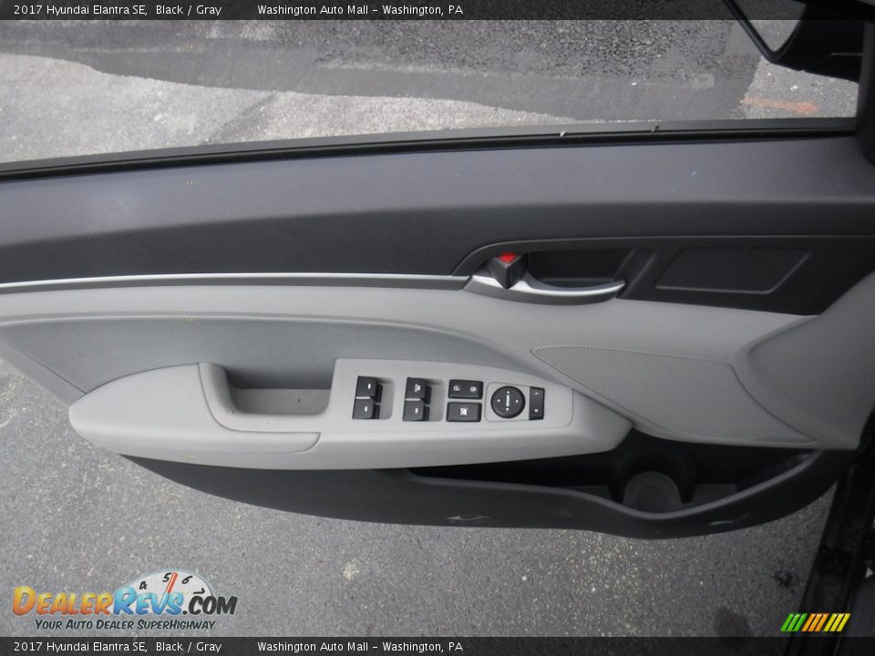 2017 Hyundai Elantra SE Black / Gray Photo #12