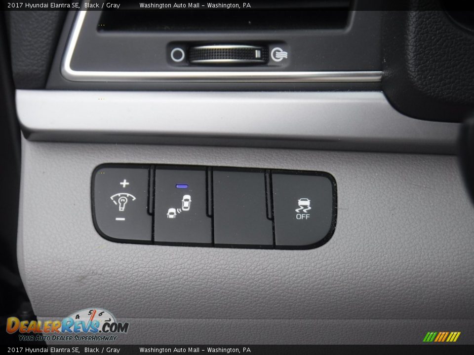 2017 Hyundai Elantra SE Black / Gray Photo #13