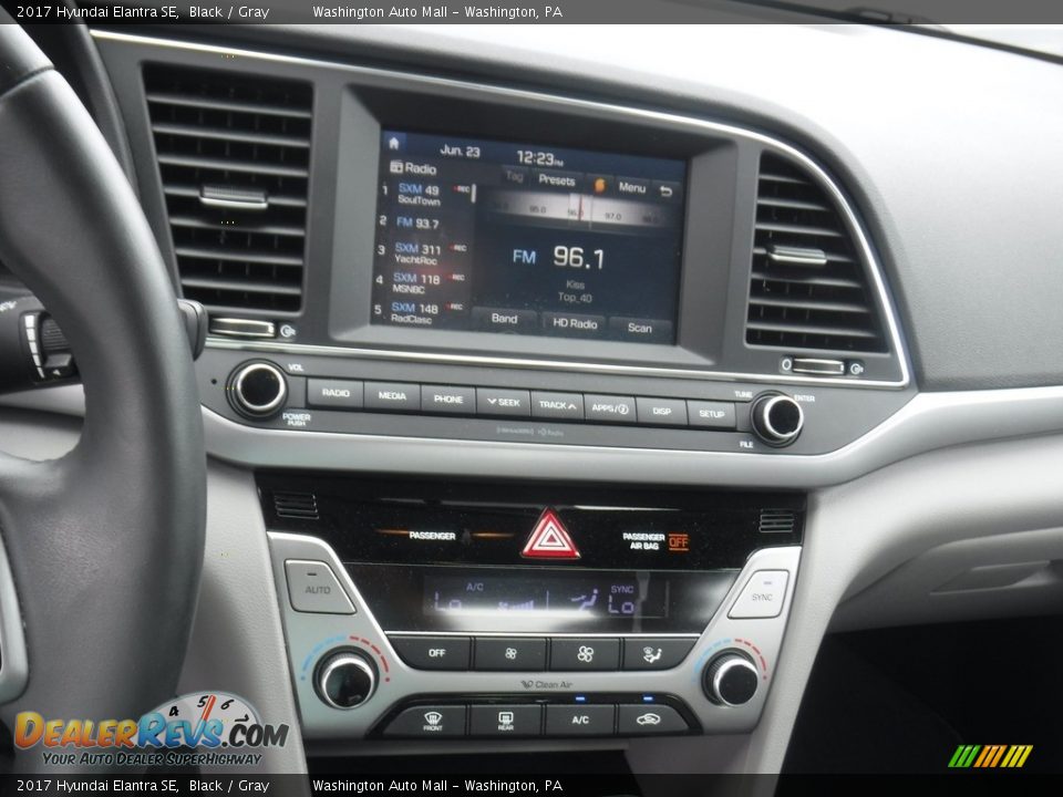 2017 Hyundai Elantra SE Black / Gray Photo #14