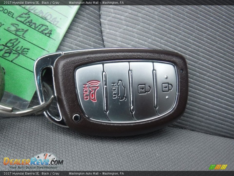 2017 Hyundai Elantra SE Black / Gray Photo #25