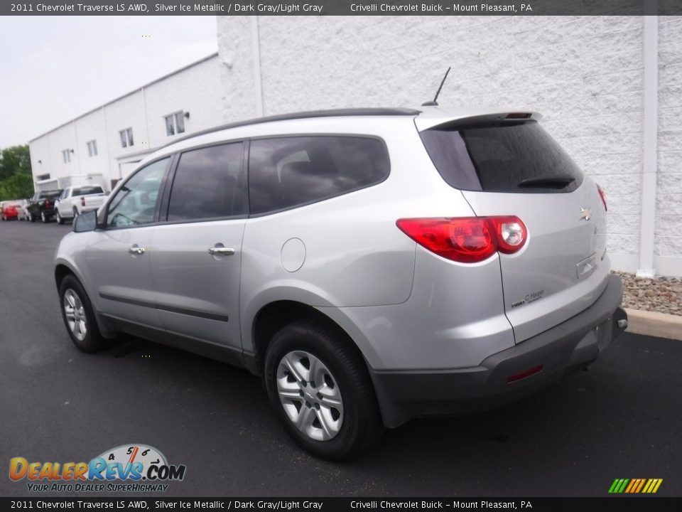 2011 Chevrolet Traverse LS AWD Silver Ice Metallic / Dark Gray/Light Gray Photo #9