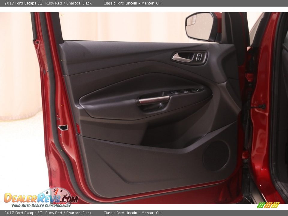 2017 Ford Escape SE Ruby Red / Charcoal Black Photo #4