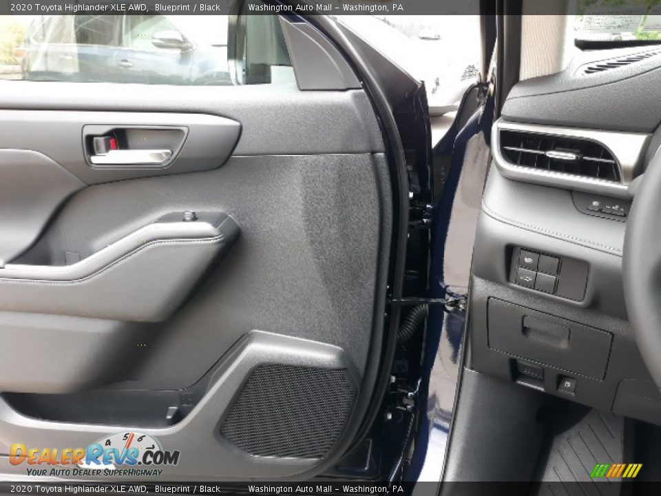 2020 Toyota Highlander XLE AWD Blueprint / Black Photo #7