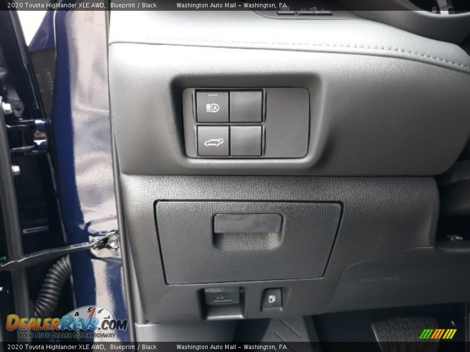 2020 Toyota Highlander XLE AWD Blueprint / Black Photo #9