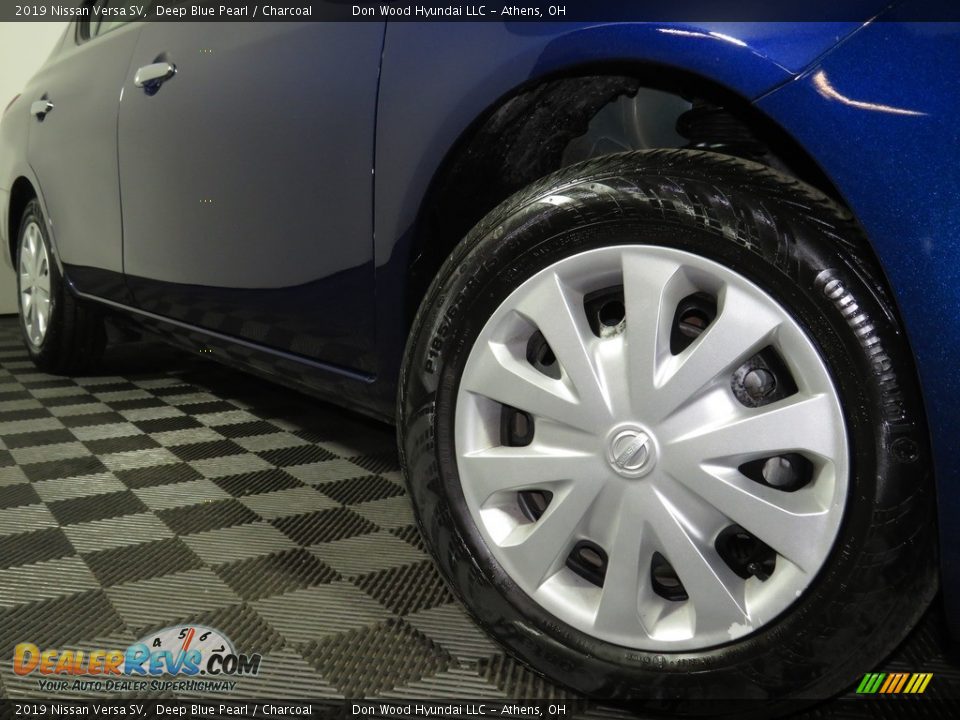 2019 Nissan Versa SV Deep Blue Pearl / Charcoal Photo #3