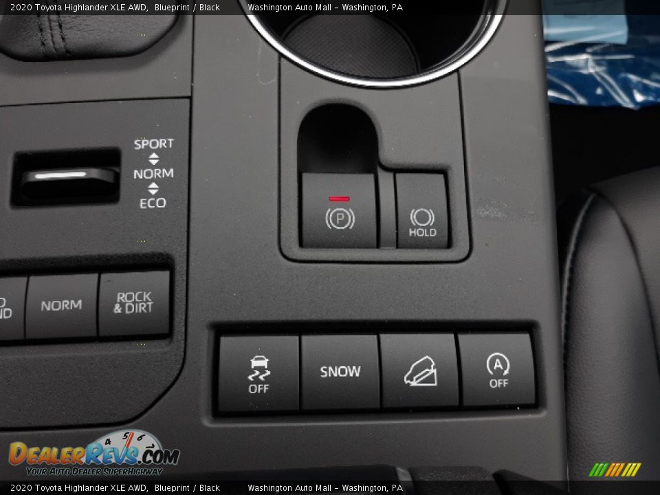 2020 Toyota Highlander XLE AWD Blueprint / Black Photo #15