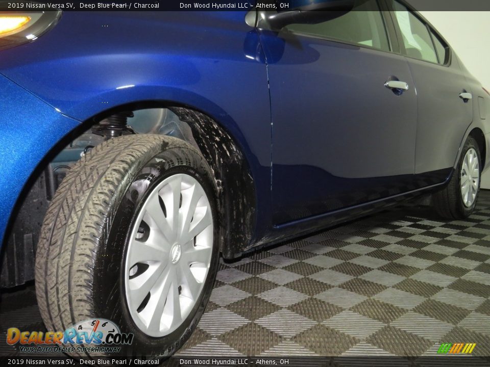 2019 Nissan Versa SV Deep Blue Pearl / Charcoal Photo #8