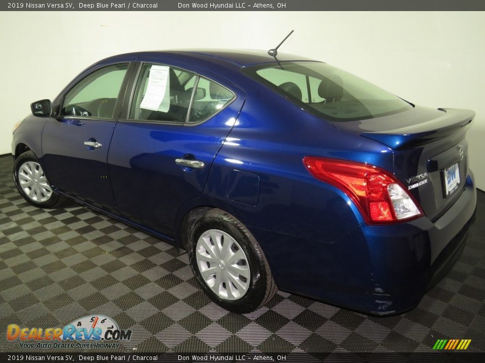 2019 Nissan Versa SV Deep Blue Pearl / Charcoal Photo #9