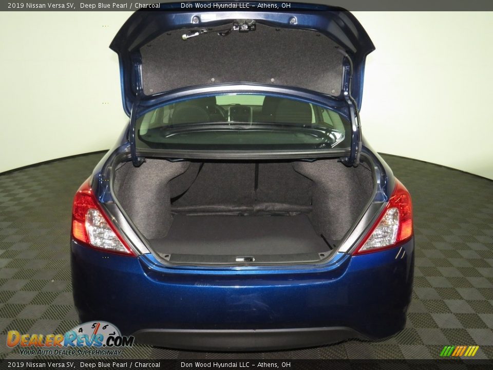 2019 Nissan Versa SV Deep Blue Pearl / Charcoal Photo #12