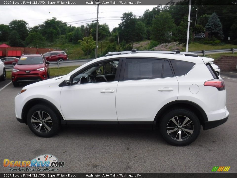 2017 Toyota RAV4 XLE AWD Super White / Black Photo #14