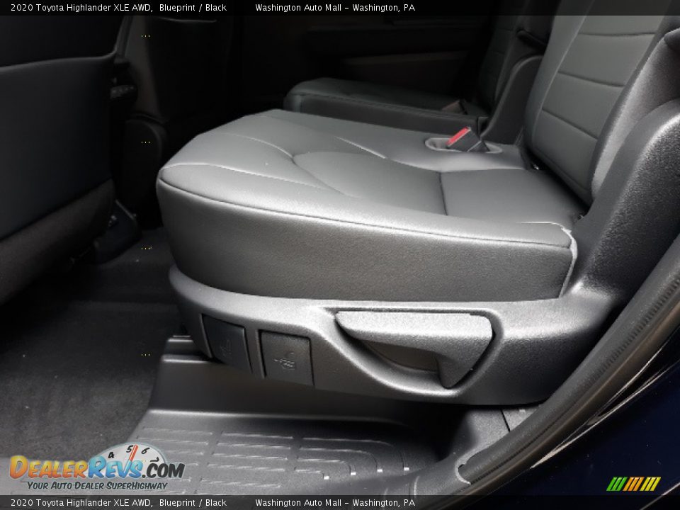 2020 Toyota Highlander XLE AWD Blueprint / Black Photo #26