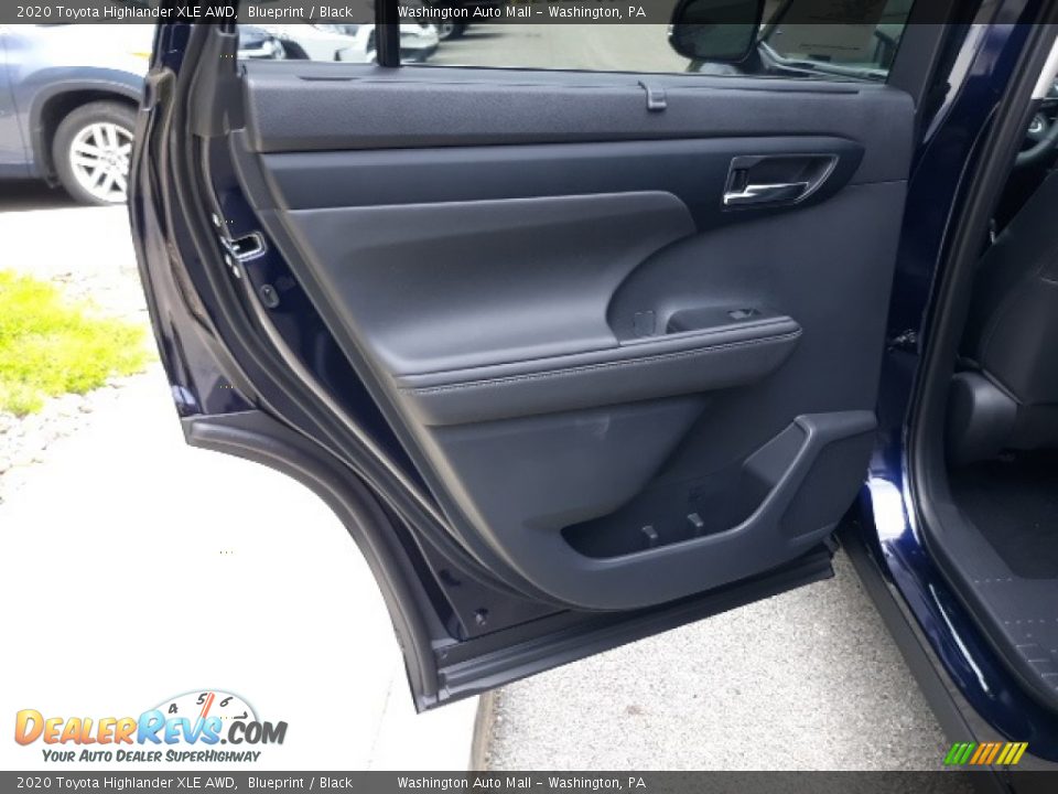 2020 Toyota Highlander XLE AWD Blueprint / Black Photo #27