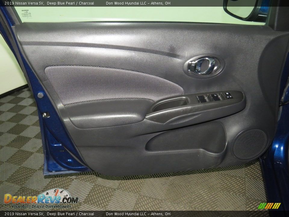 2019 Nissan Versa SV Deep Blue Pearl / Charcoal Photo #16