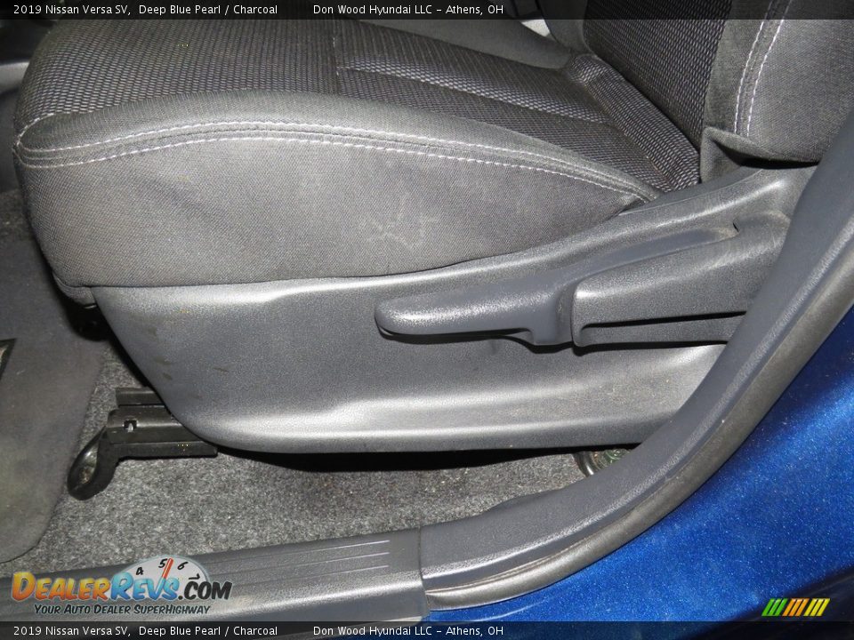 2019 Nissan Versa SV Deep Blue Pearl / Charcoal Photo #17