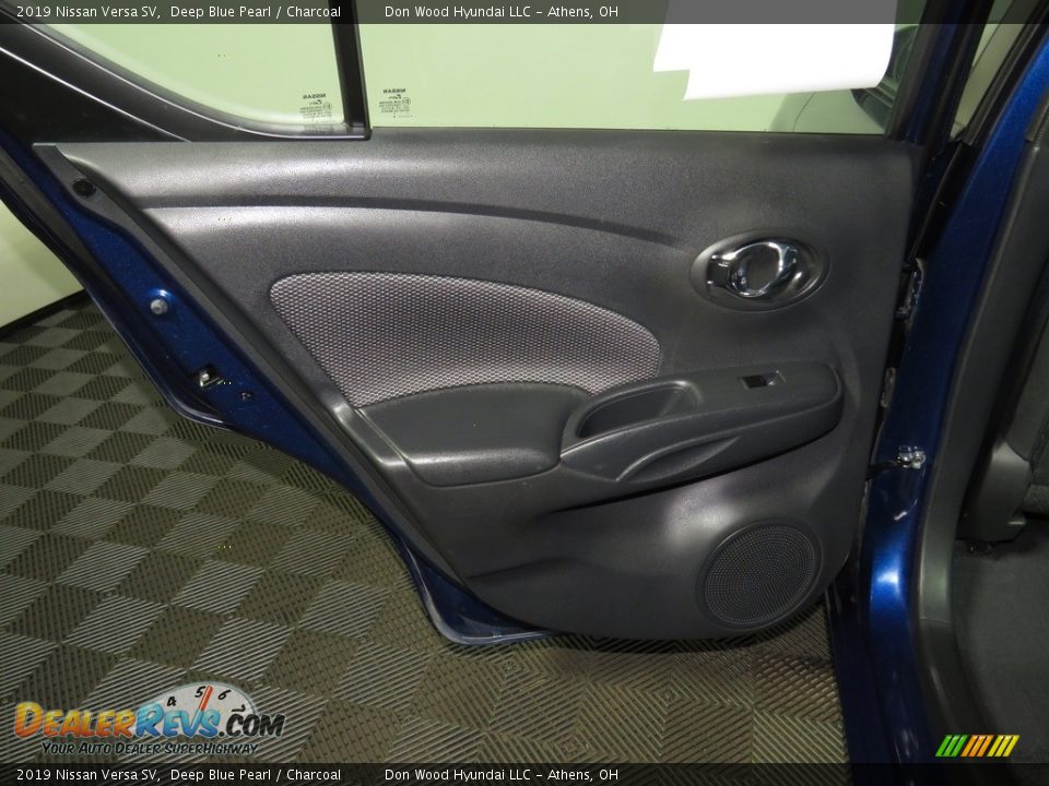 2019 Nissan Versa SV Deep Blue Pearl / Charcoal Photo #20