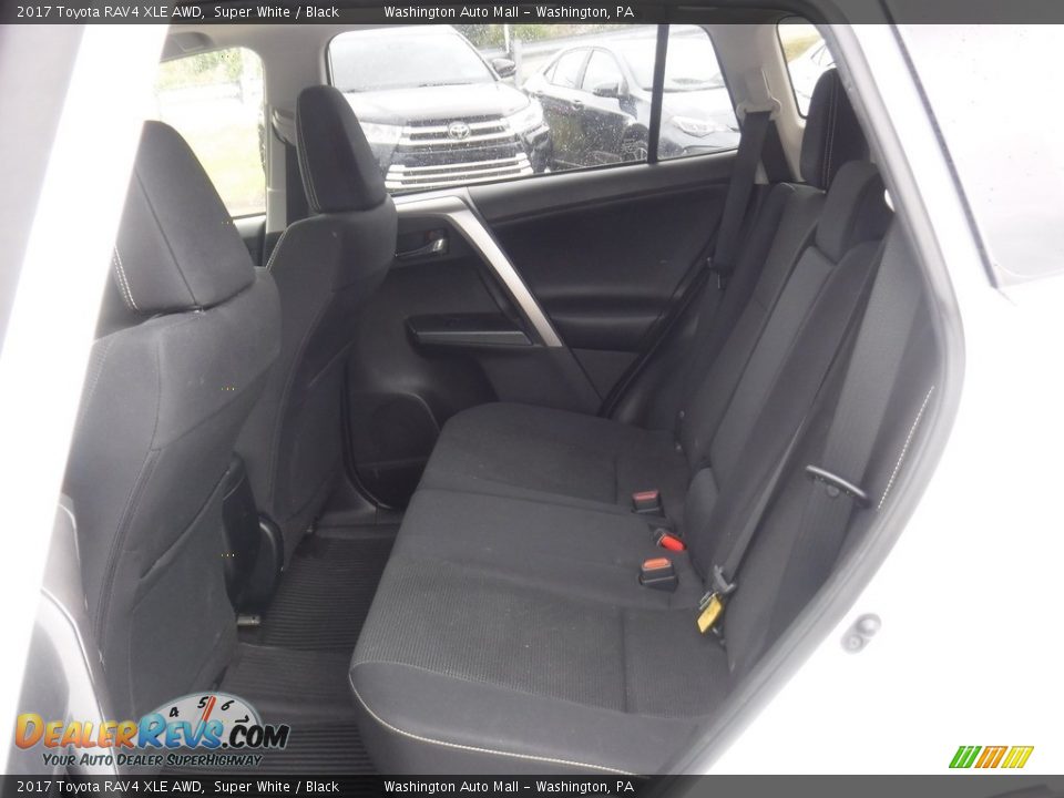 2017 Toyota RAV4 XLE AWD Super White / Black Photo #23