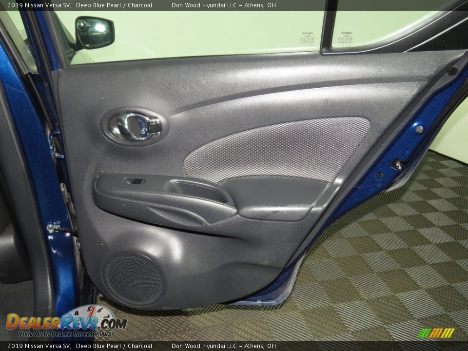 2019 Nissan Versa SV Deep Blue Pearl / Charcoal Photo #22