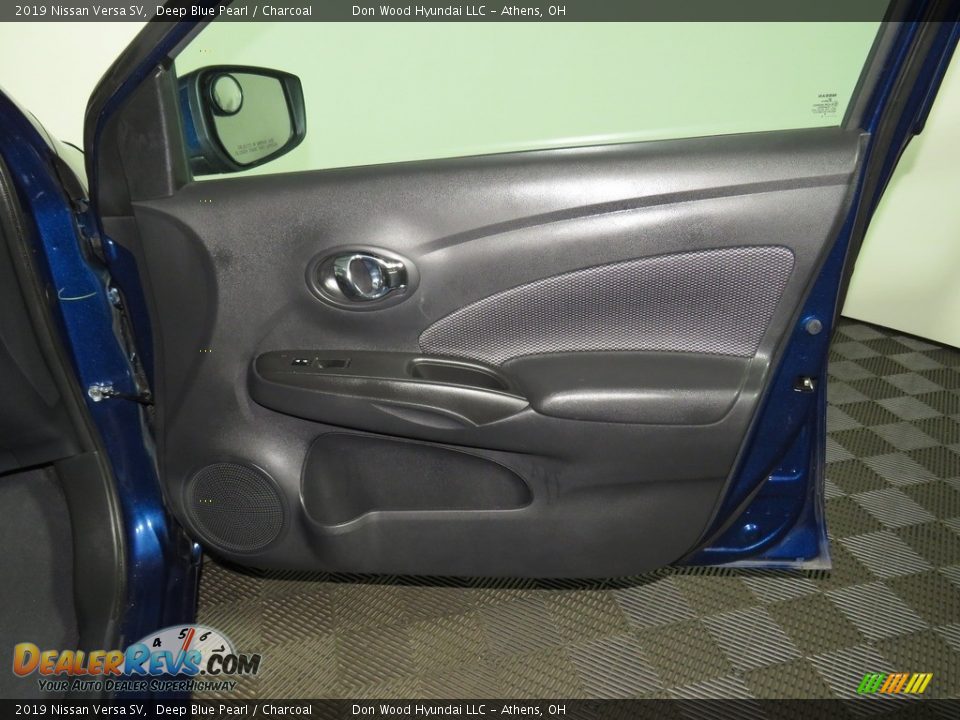 2019 Nissan Versa SV Deep Blue Pearl / Charcoal Photo #24