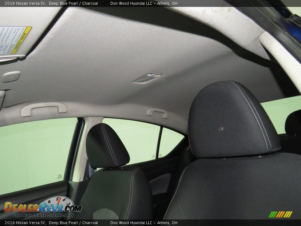 2019 Nissan Versa SV Deep Blue Pearl / Charcoal Photo #31