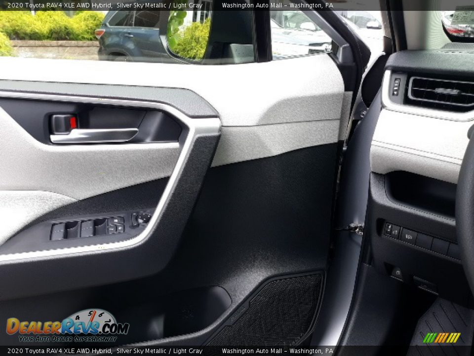2020 Toyota RAV4 XLE AWD Hybrid Silver Sky Metallic / Light Gray Photo #7