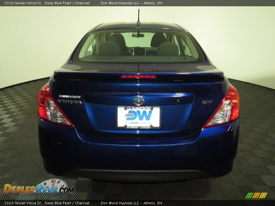 2019 Nissan Versa SV Deep Blue Pearl / Charcoal Photo #11