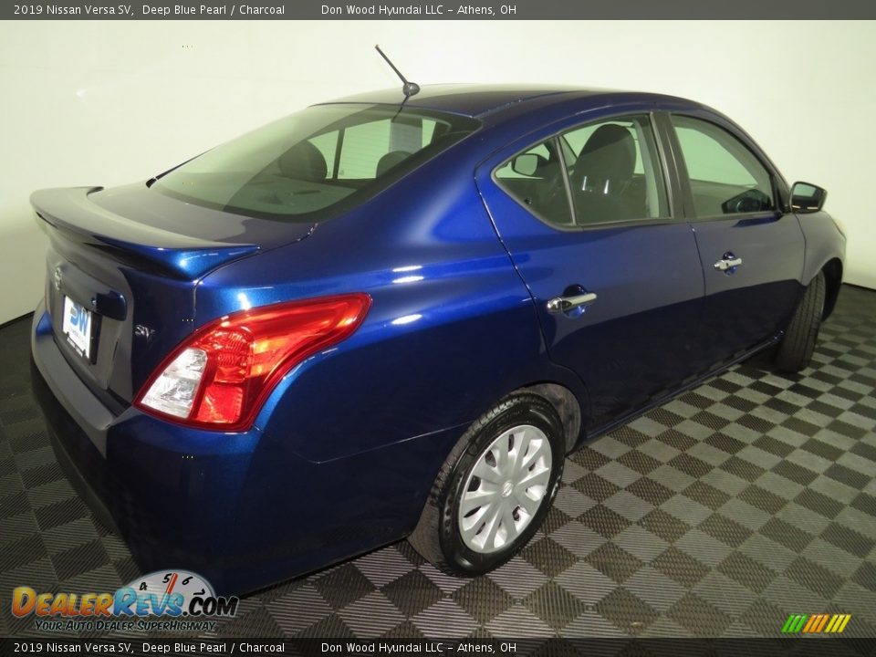 2019 Nissan Versa SV Deep Blue Pearl / Charcoal Photo #14