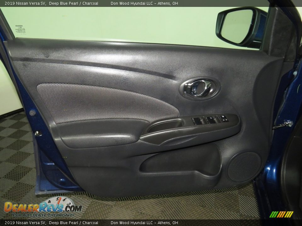 2019 Nissan Versa SV Deep Blue Pearl / Charcoal Photo #16
