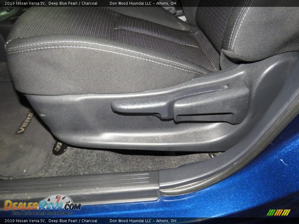 2019 Nissan Versa SV Deep Blue Pearl / Charcoal Photo #17