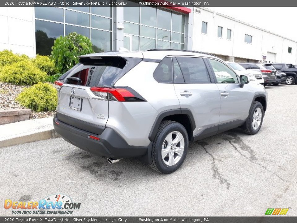 2020 Toyota RAV4 XLE AWD Hybrid Silver Sky Metallic / Light Gray Photo #29