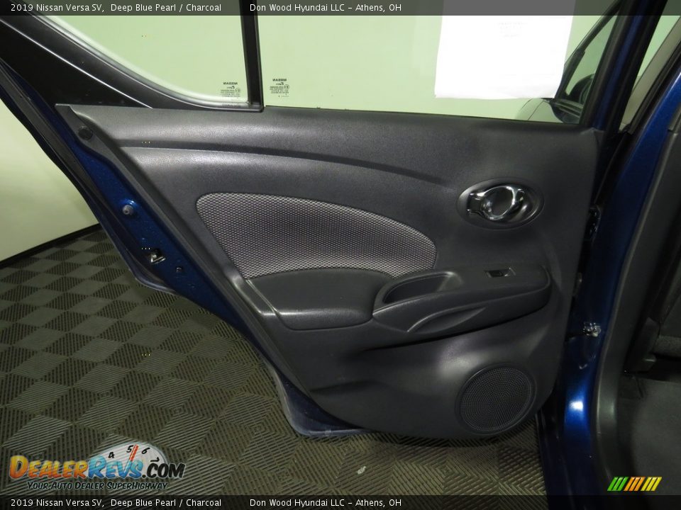 2019 Nissan Versa SV Deep Blue Pearl / Charcoal Photo #20