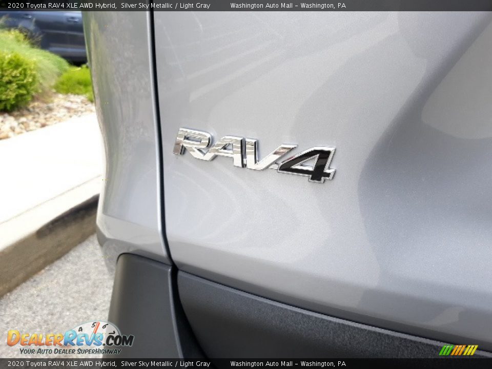 2020 Toyota RAV4 XLE AWD Hybrid Silver Sky Metallic / Light Gray Photo #31