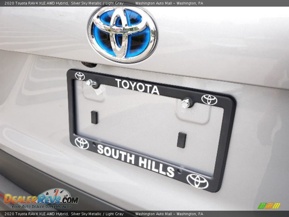 2020 Toyota RAV4 XLE AWD Hybrid Silver Sky Metallic / Light Gray Photo #32