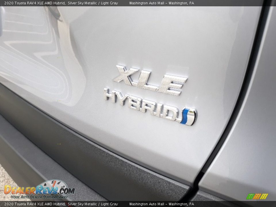 2020 Toyota RAV4 XLE AWD Hybrid Silver Sky Metallic / Light Gray Photo #33