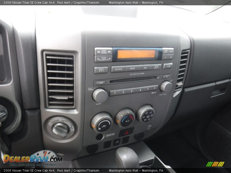 2006 Nissan Titan SE Crew Cab 4x4 Red Alert / Graphite/Titanium Photo #4