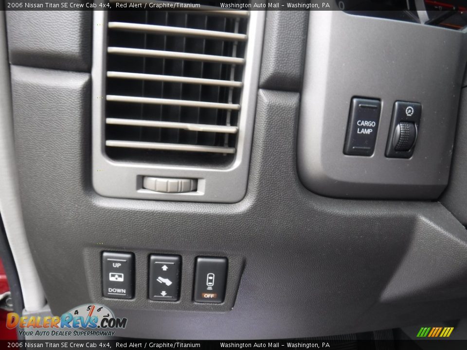 2006 Nissan Titan SE Crew Cab 4x4 Red Alert / Graphite/Titanium Photo #7