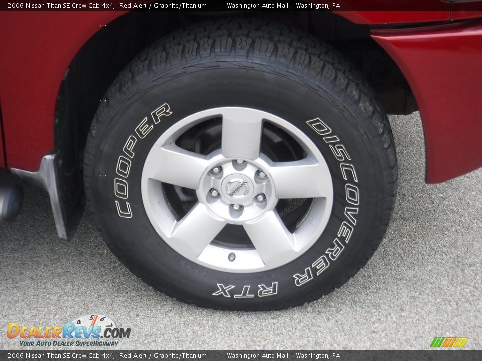 2006 Nissan Titan SE Crew Cab 4x4 Red Alert / Graphite/Titanium Photo #8